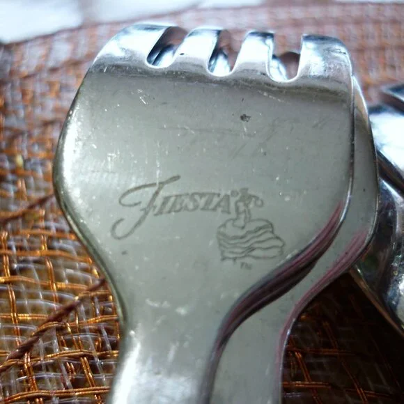 Fiesta Flatware Stainless 16 piece - Picture 3 of 5